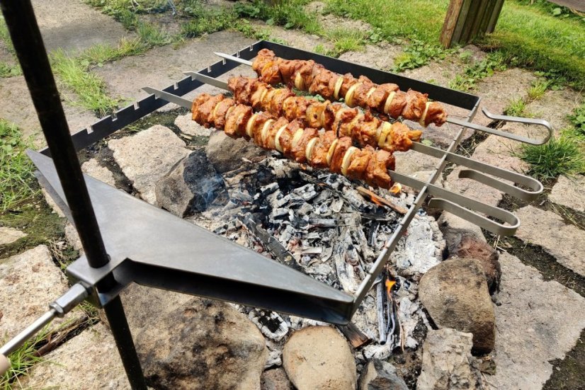 Gril na šašlik, špízy a ryby