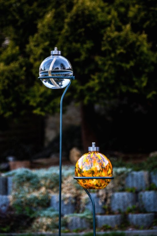 Lampa SCUTI se zápichem do země